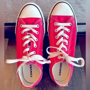 Converse All Star low top sneakers - girls size 5